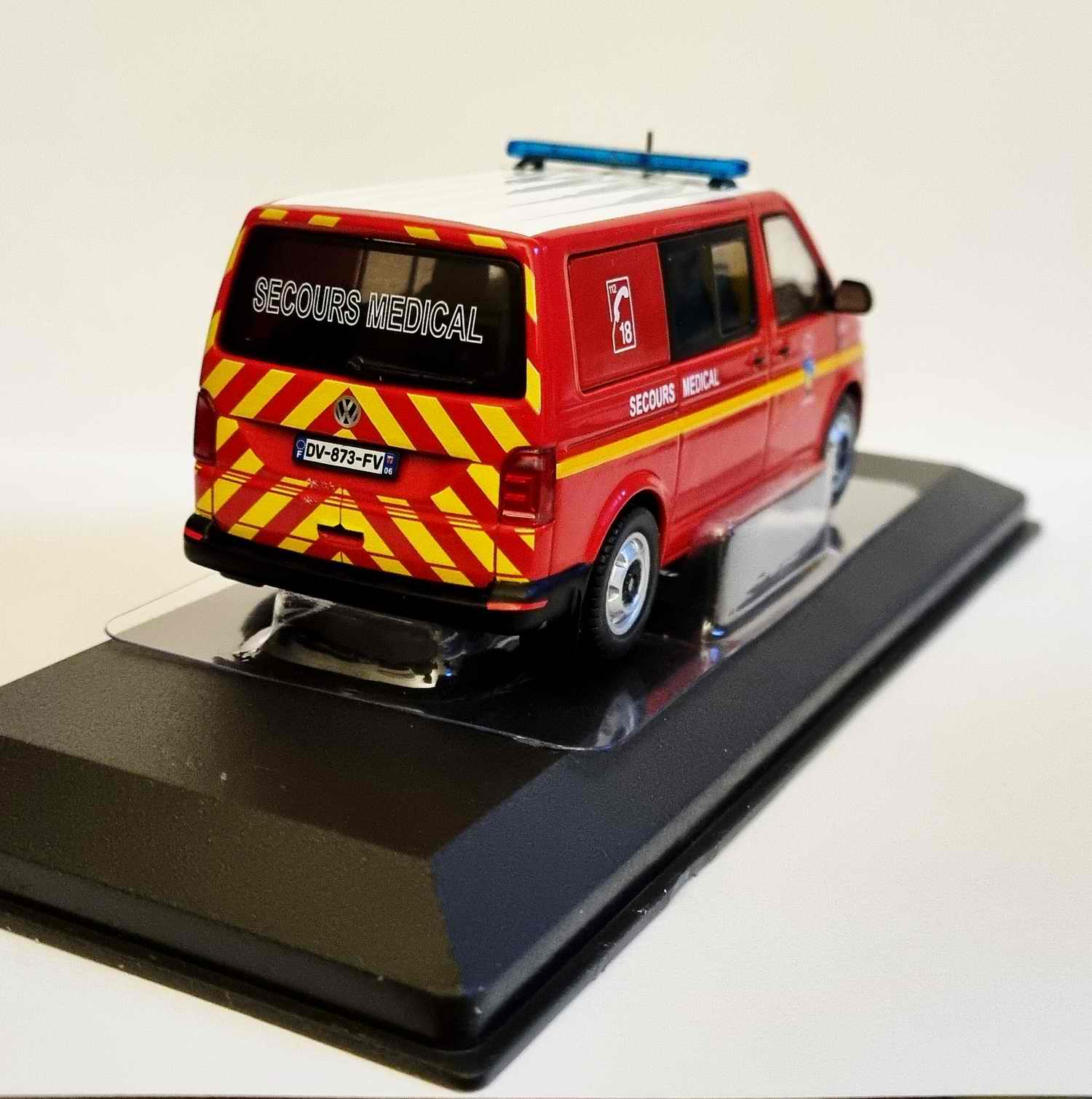 Transporter multiVan VOLKSWAGEN T6 Pompiers SDIS 06 Secours Médical 1/43