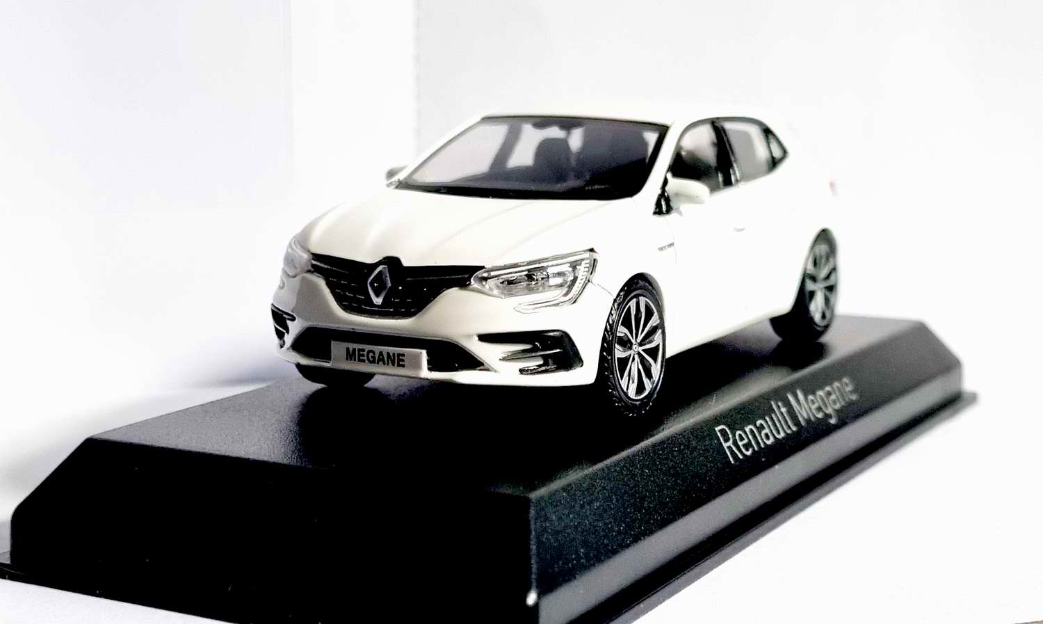 Voiture Miniature Renault Mégane4 2020 blanche NOREV 1/43