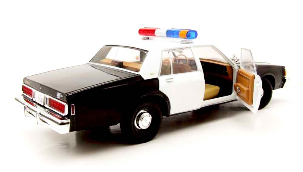 Voiture Chevrolet Caprice Police Avec Figurine T1000 Métal Liquide 1/18 TERMINATOR 2