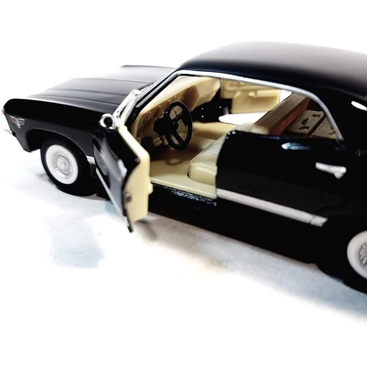 Voiture miniature CHEVROLET Impala SUPERNATURAL