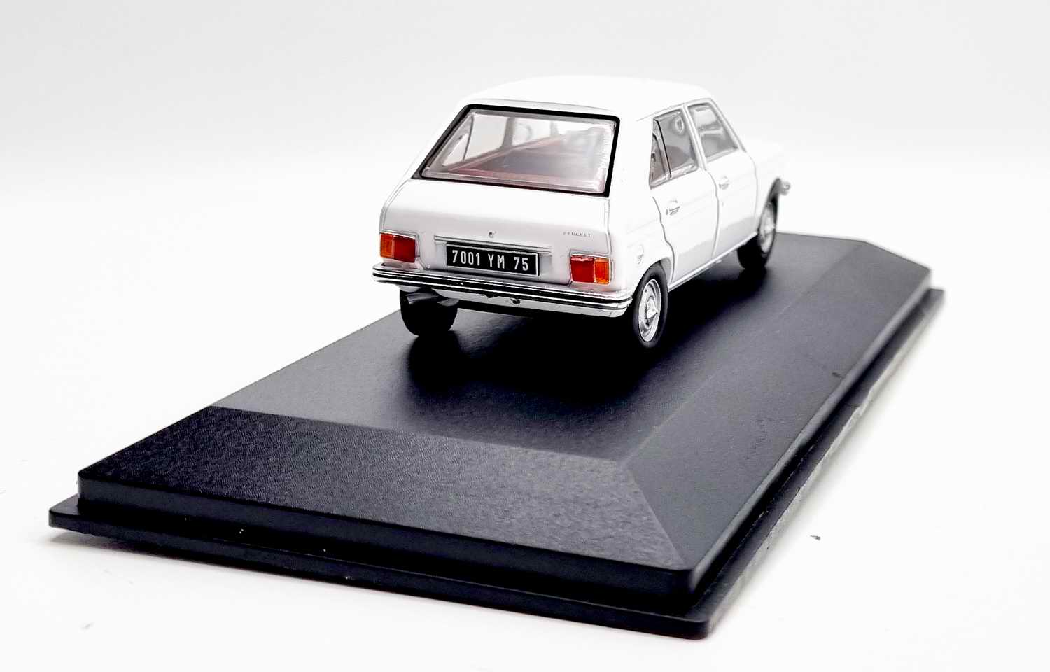 Voiture Miniature Peugeot104 de 3M58 Blanche 1/43