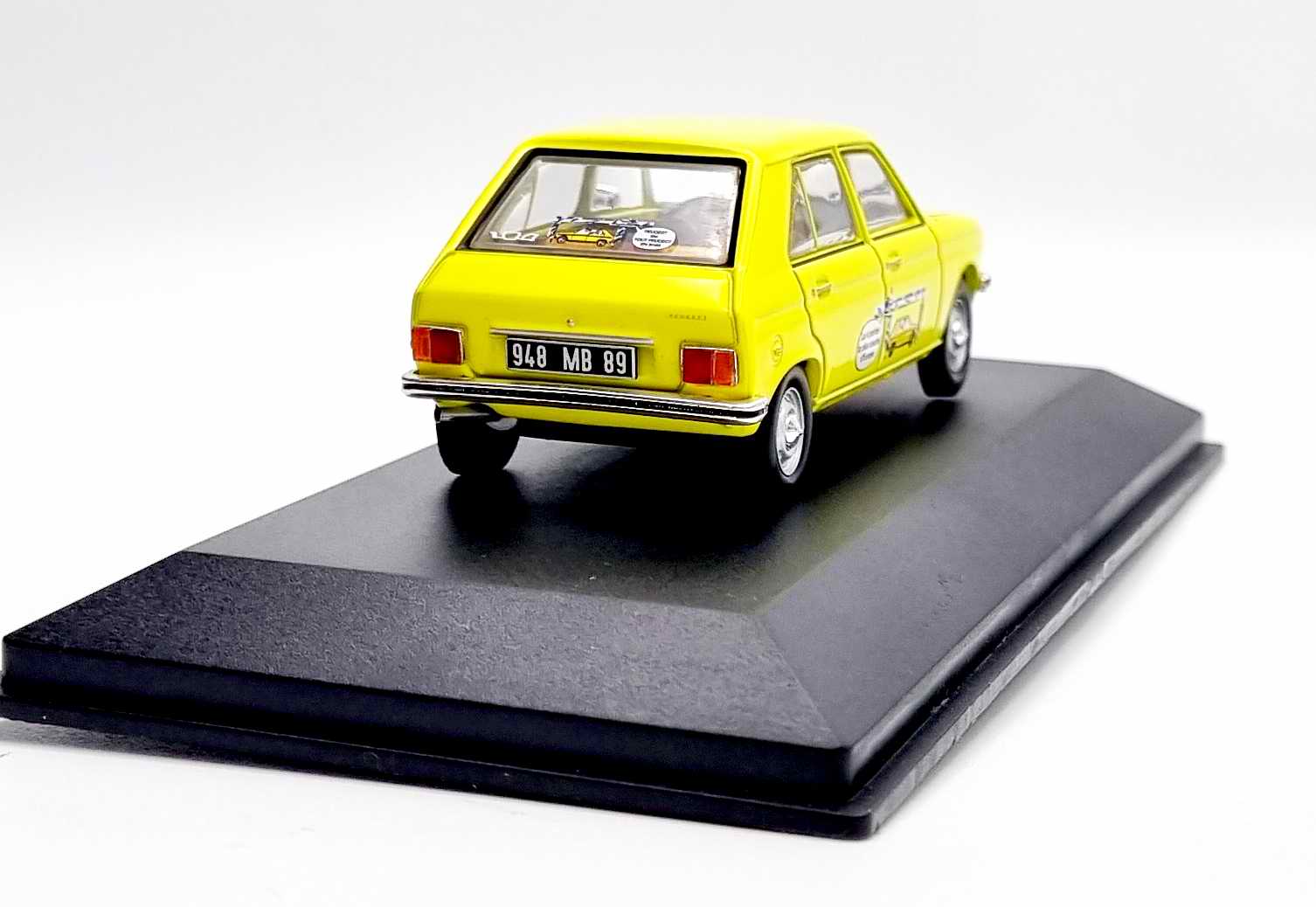 Voiture Miniature Peugeot104 de 3M58 La 4 Portes La Plus Courte d'Europe 1/43