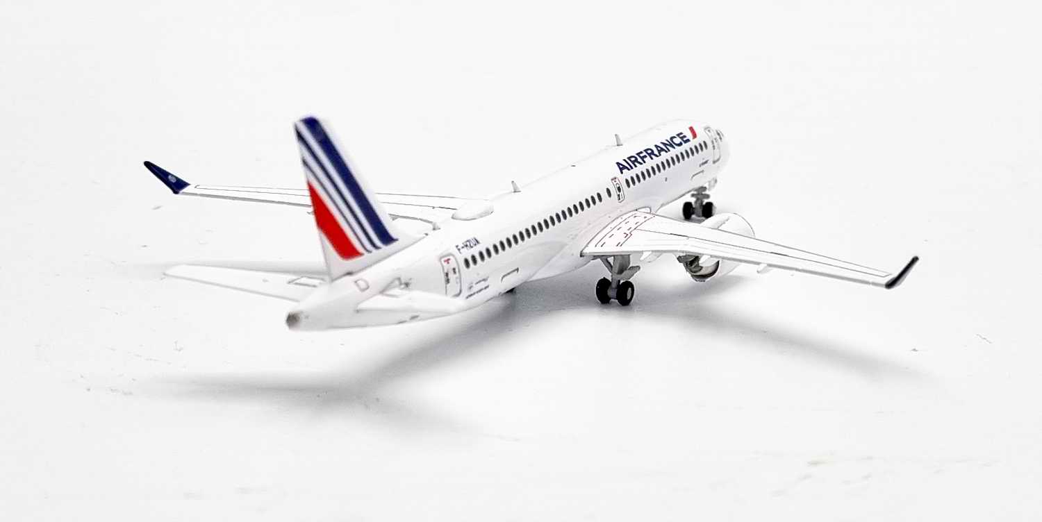 Maquette avion AirbusA220 Air France 1/400