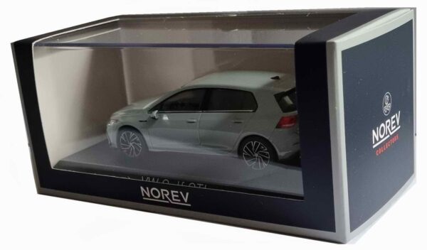 840137box