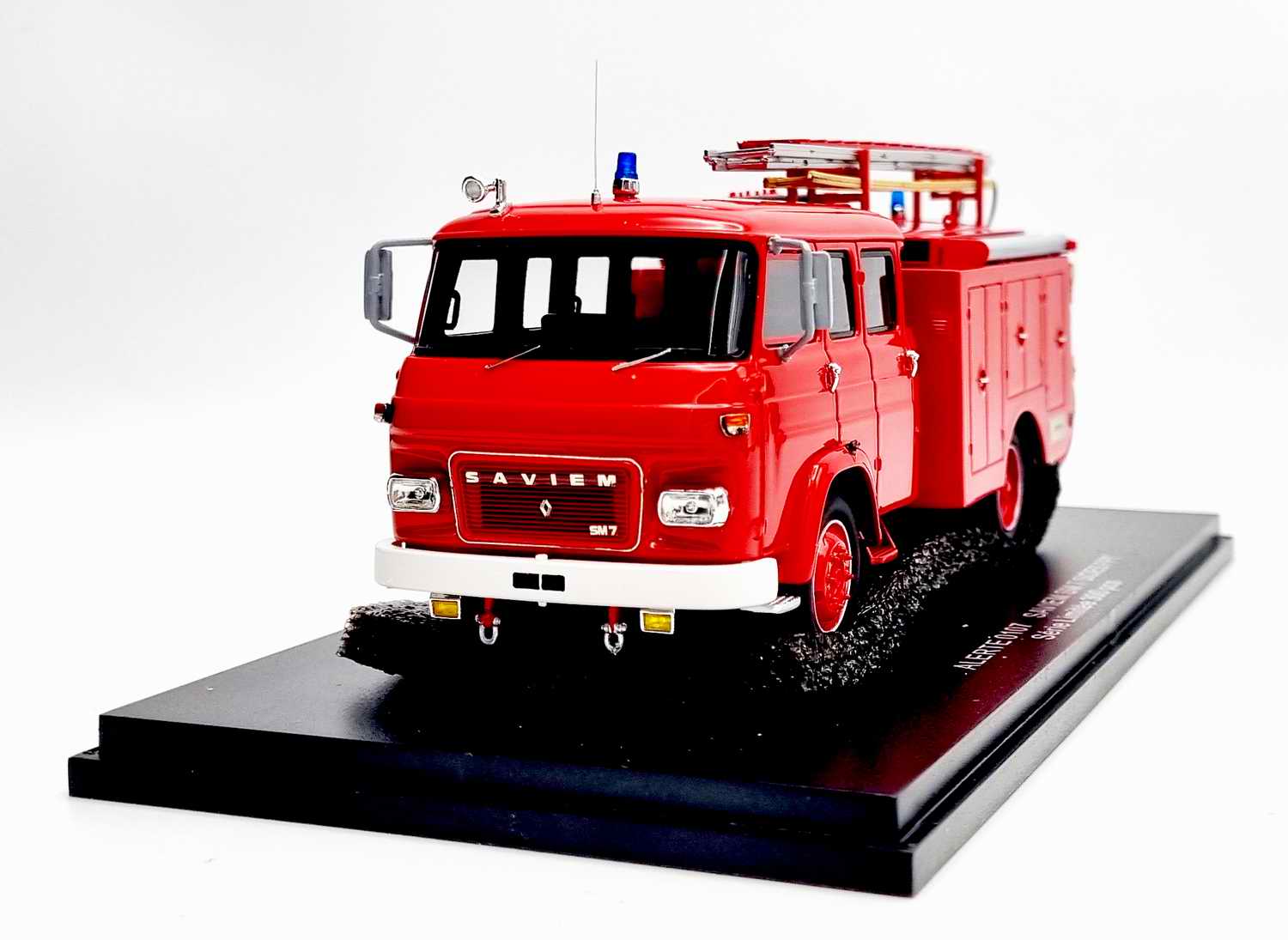 Miniature Camion de Sapeurs Pompiers SAVIEM SM7 SIDES FPT 1/43 Alerte
