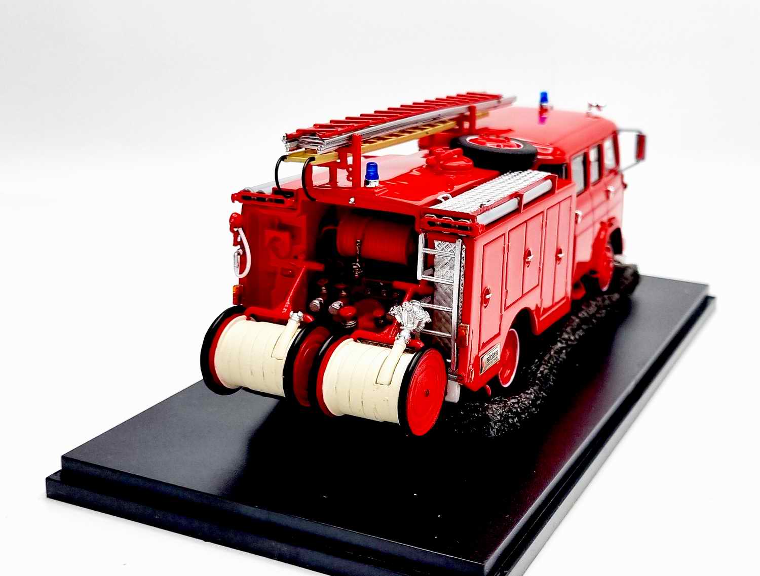 Miniature Camion de Sapeurs Pompiers SAVIEMSM7 SIDES FPT 1/43 Alerte