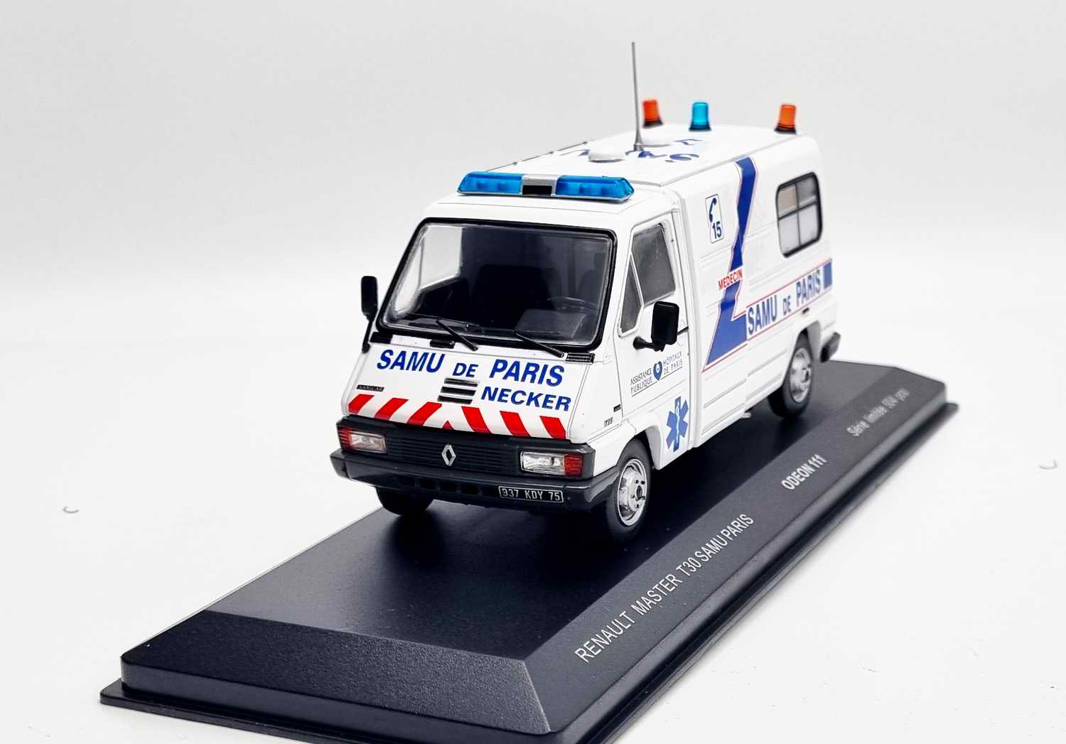 Miniature Ambulance Renault Master T35 SAMU 75 SAMU DE PARIS Necker APHP 1/43 Odeon