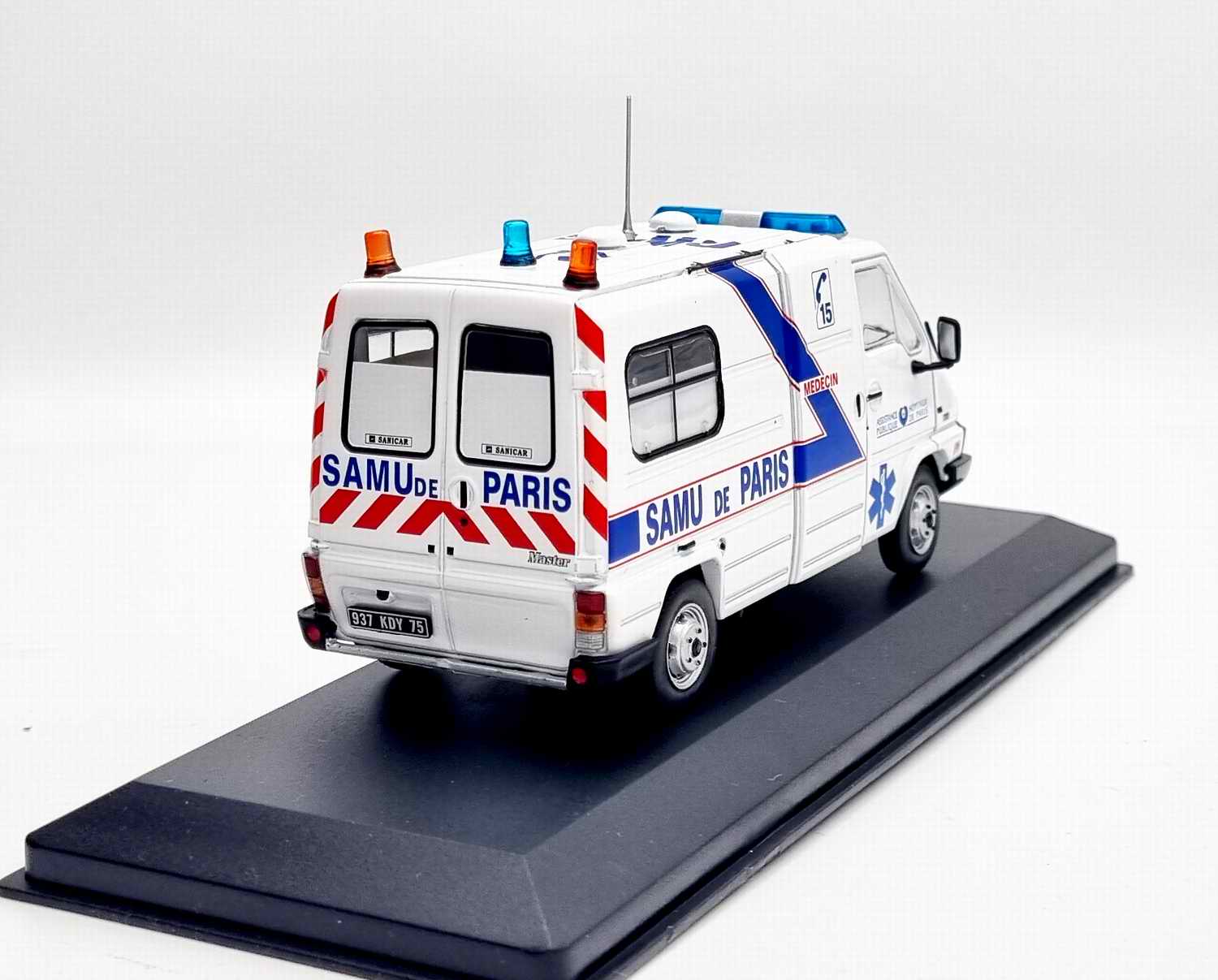 Miniature Ambulance Renault MasterT35 Hôpitaux SAMU75 SAMU DE PARIS Necker 1/43 Odeon