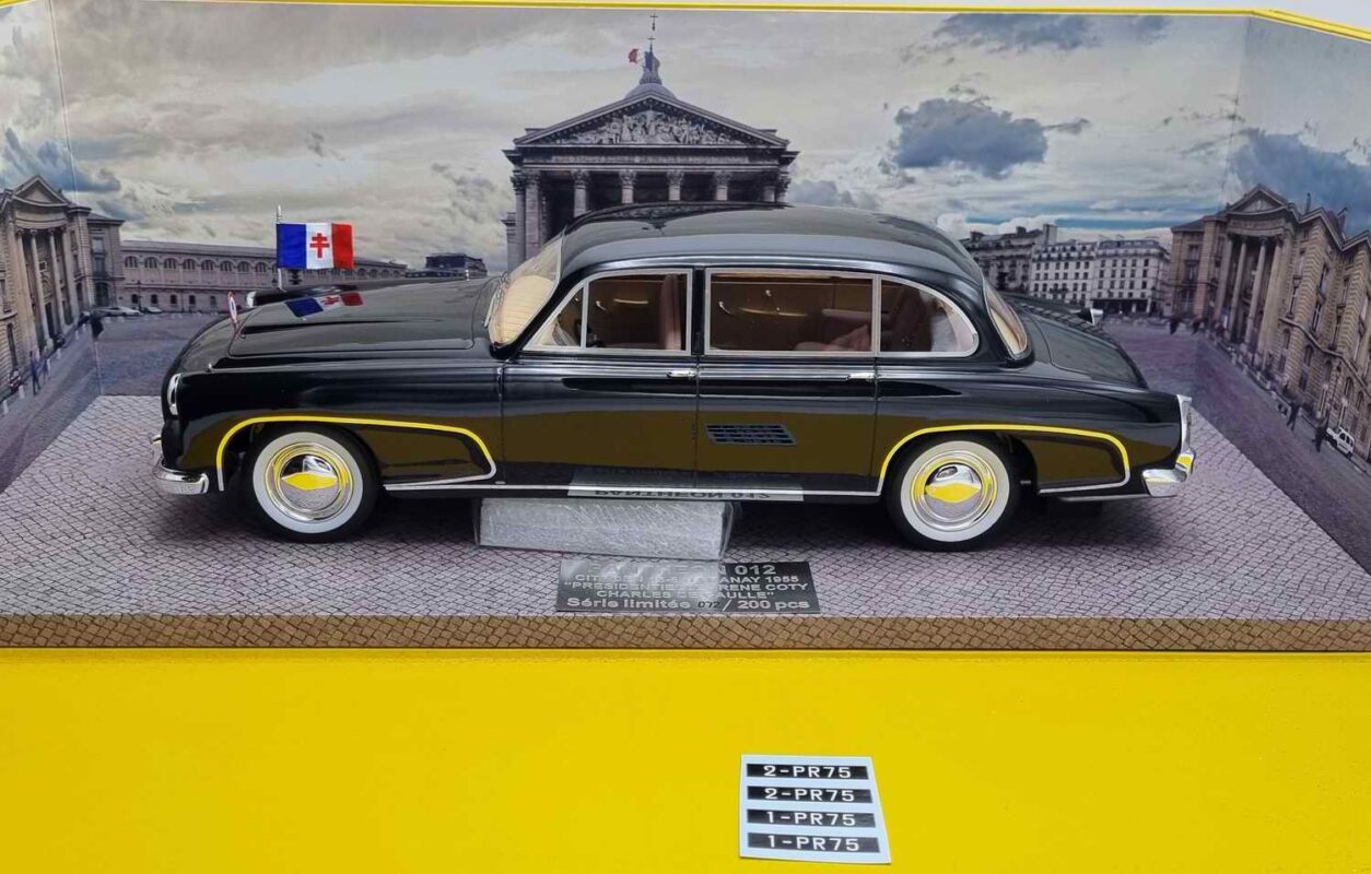 Citroën 15/6 H Landaulet Chapron 1956 - Figurine Charles De Gaulle - Panthéon 1/18 - Résine Noire