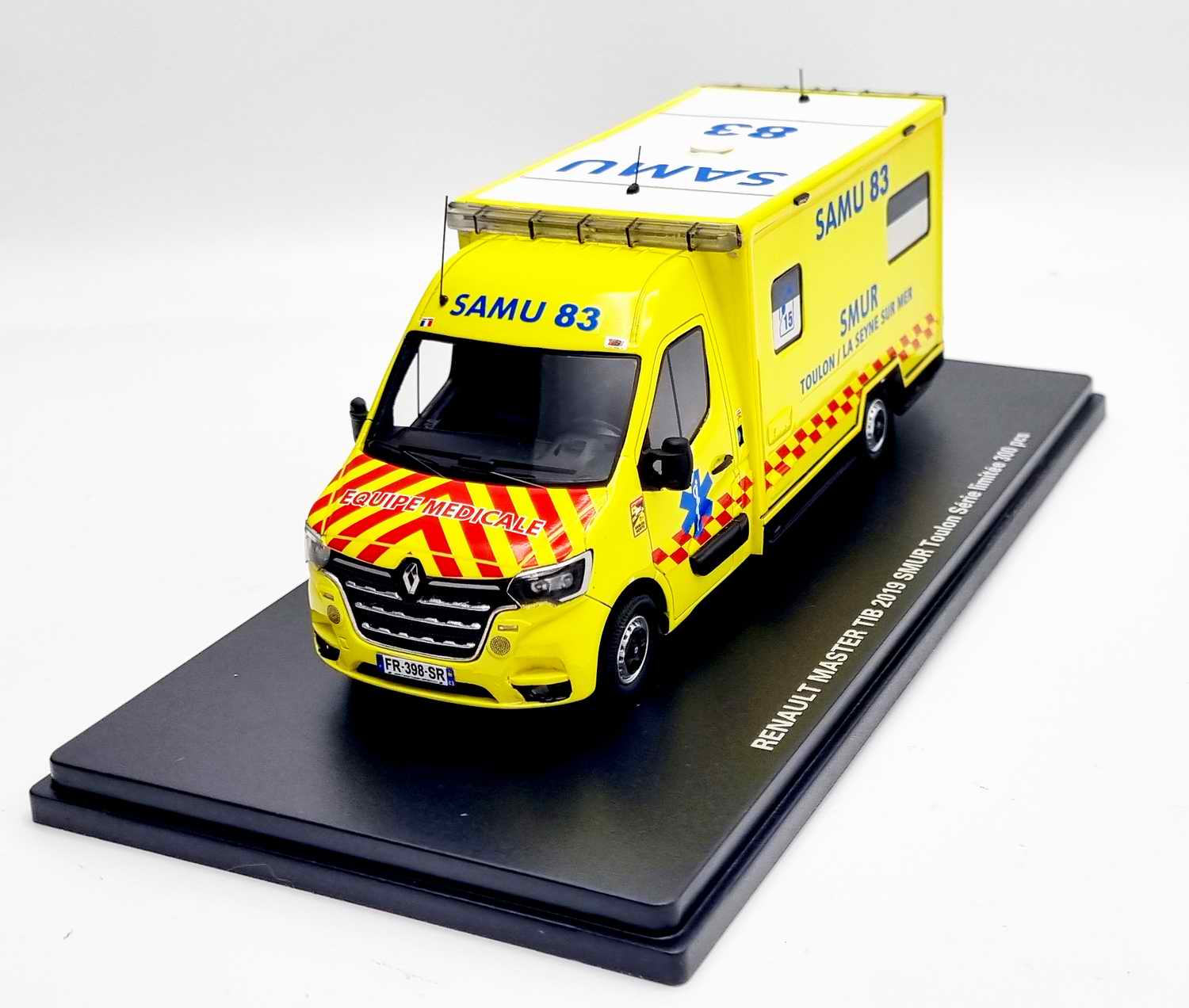 Miniature Ambulance RENAULT Master TIB SAMU Var 83 SMUR Toulon La Seyne Sur Mer 1/43