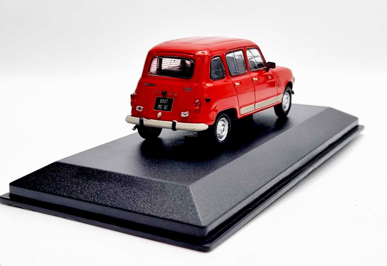 Voiture Miniature Renault4 GTL Clan Rouge R4 4L 1/43