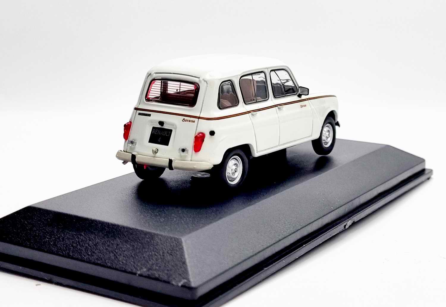 Voiture Miniature Renault4 TL Savane Blanc R4 4L 1/43