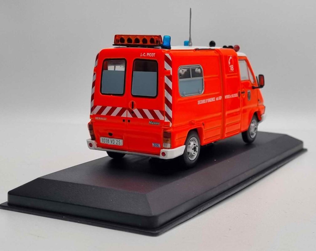 OPO 10 Camion De Pompiers Peugeot J5 Maxum VSAB 1/43 - Véhicule Sapeurs Pompiers Hachette