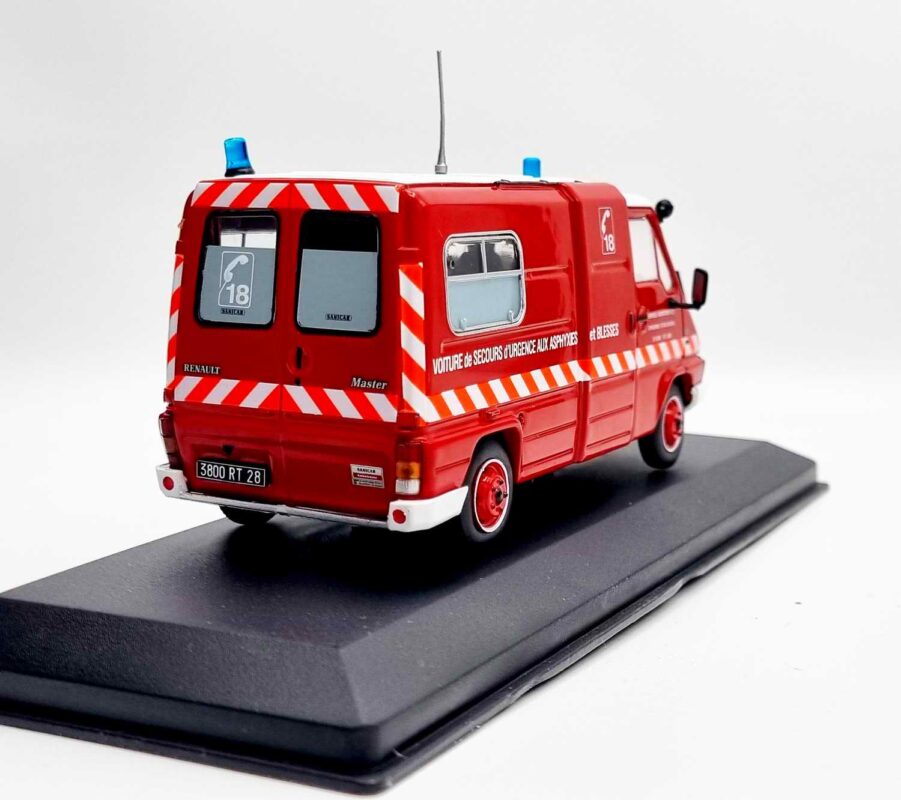 MOMACO - Fourgon de pompier - RENAULT MASTER T30 SANICAR VSAB BMPM - 1/43 - O