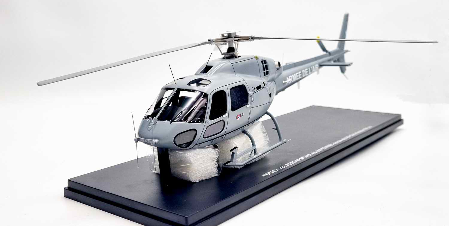 Maquette Hélico militaire AS555 FENNEC 2 ARMEE DE L'AIR FRANCAISE 1/43