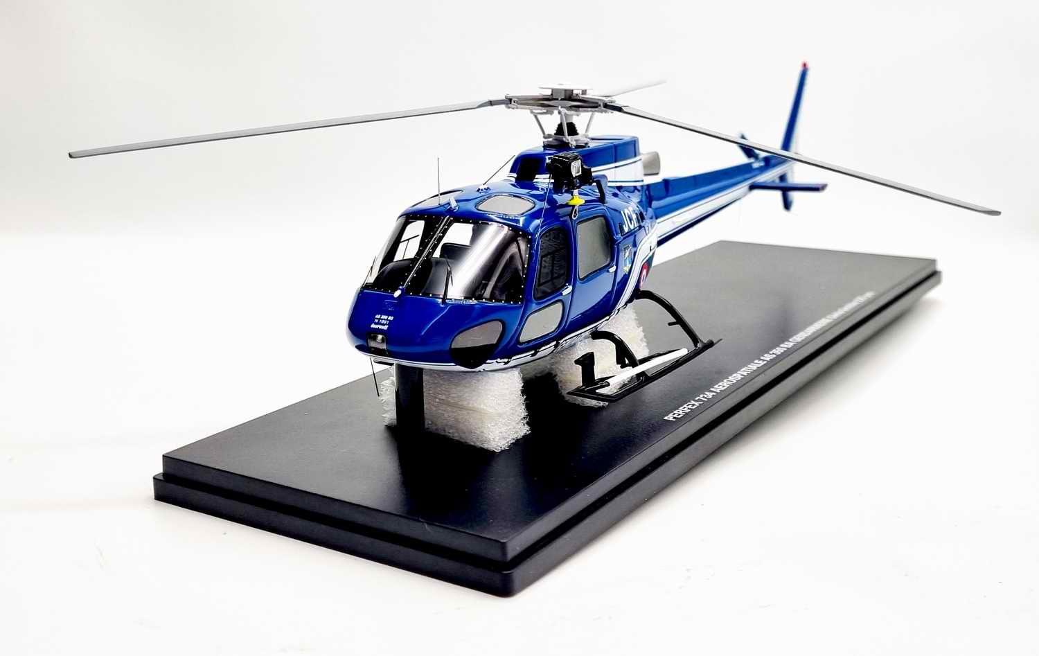 Maquette Hélicoptère Ecureuil AS350Gendarmerie JCF 1/43