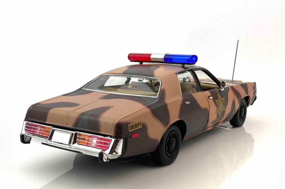 Voiture Dodge Monaco 1978 Police camouflage de la série Shériff fais moi peur en métal au 1/18