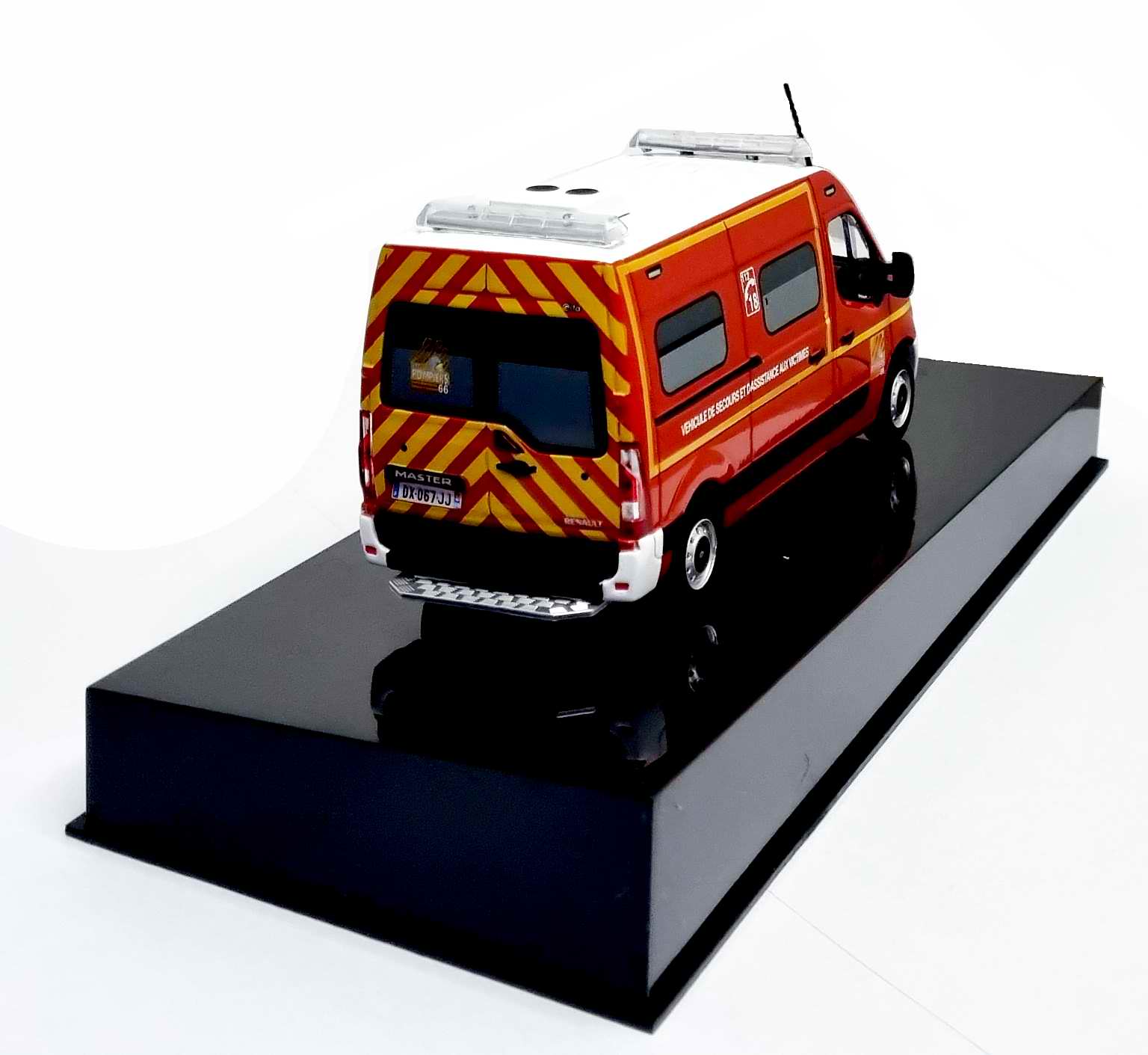 Miniature camion pompiers VSAV véhicule secours à victime 1/43 Norev