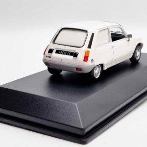 1/43 : La Renault Clio 2 somptueusement modélisée chez Odeon - PDLV