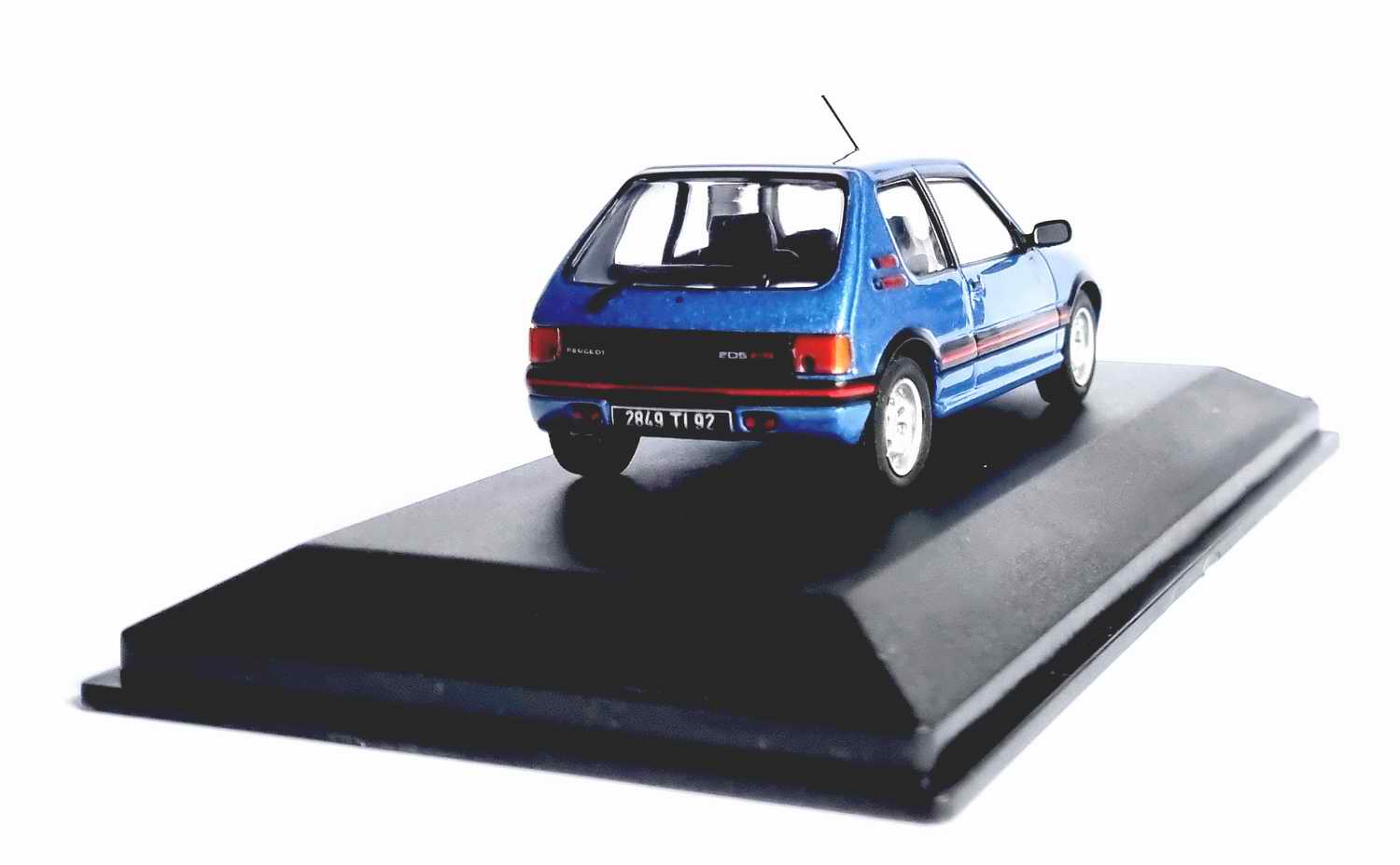 Voiture Miniature Peugeot205 GTI 1.9 1/43