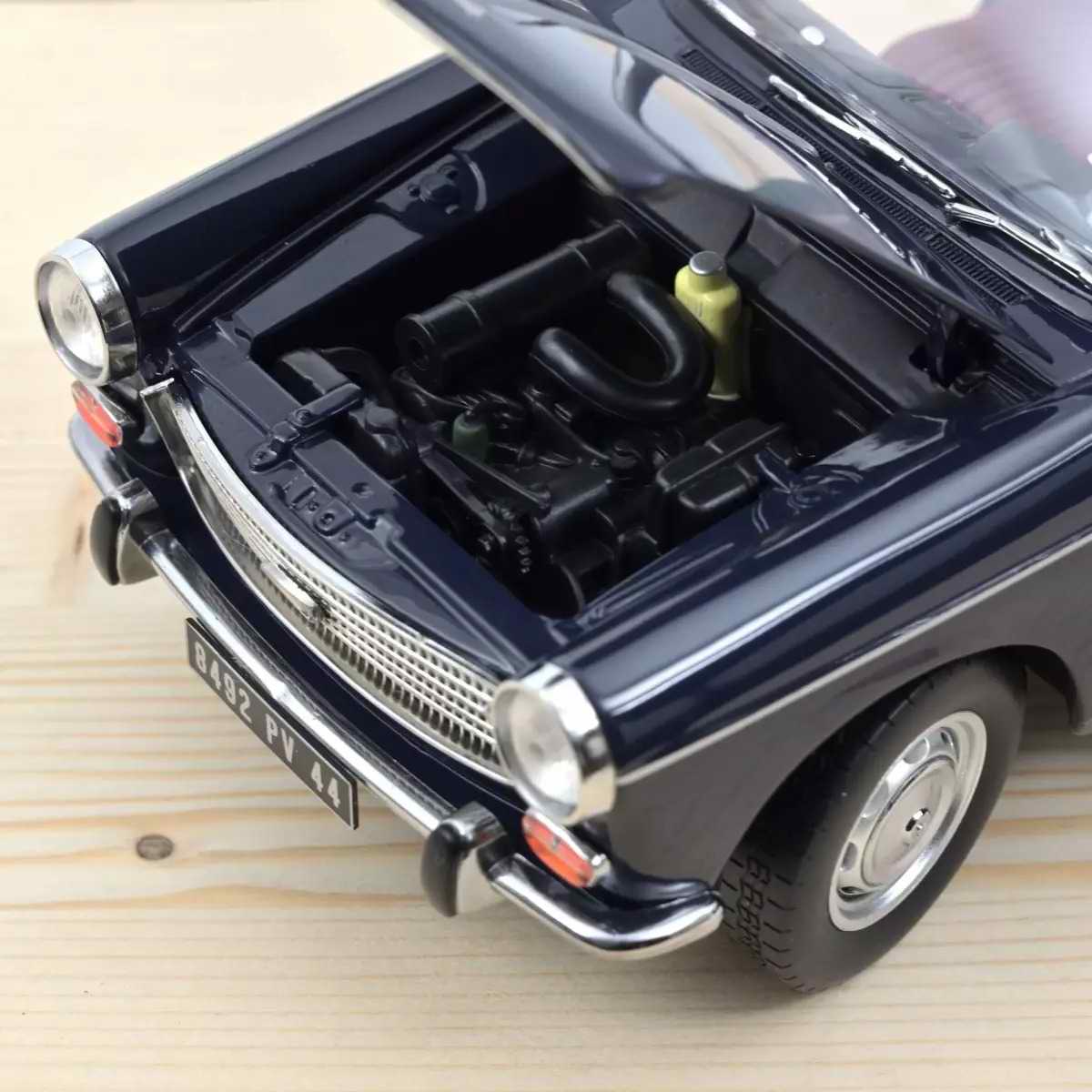 Voiture Miniature PEUGEOT 404 Métal NOREV 1/18