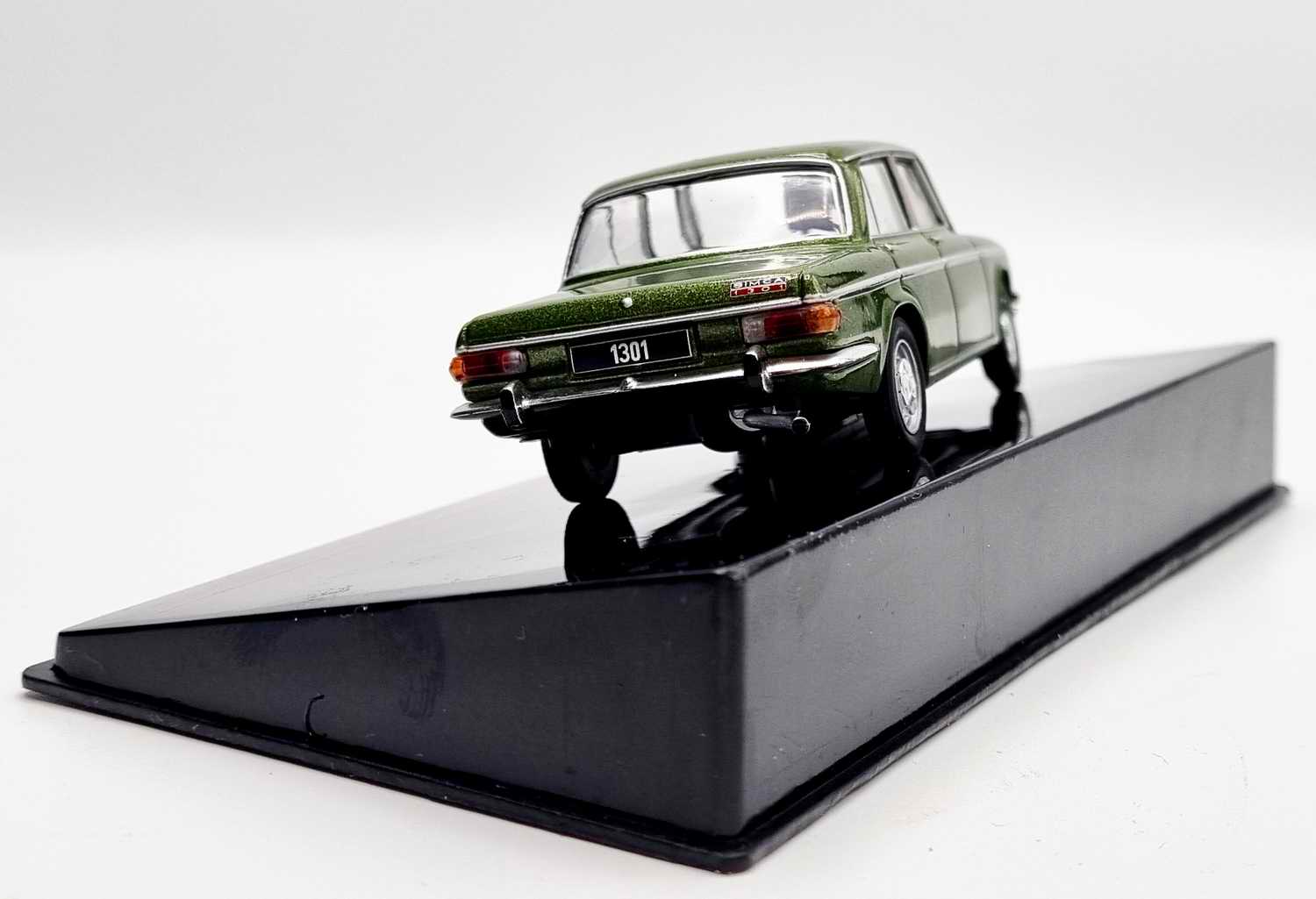 Voiture miniature Simca1301 Spécial 1972 Ixo 1/43