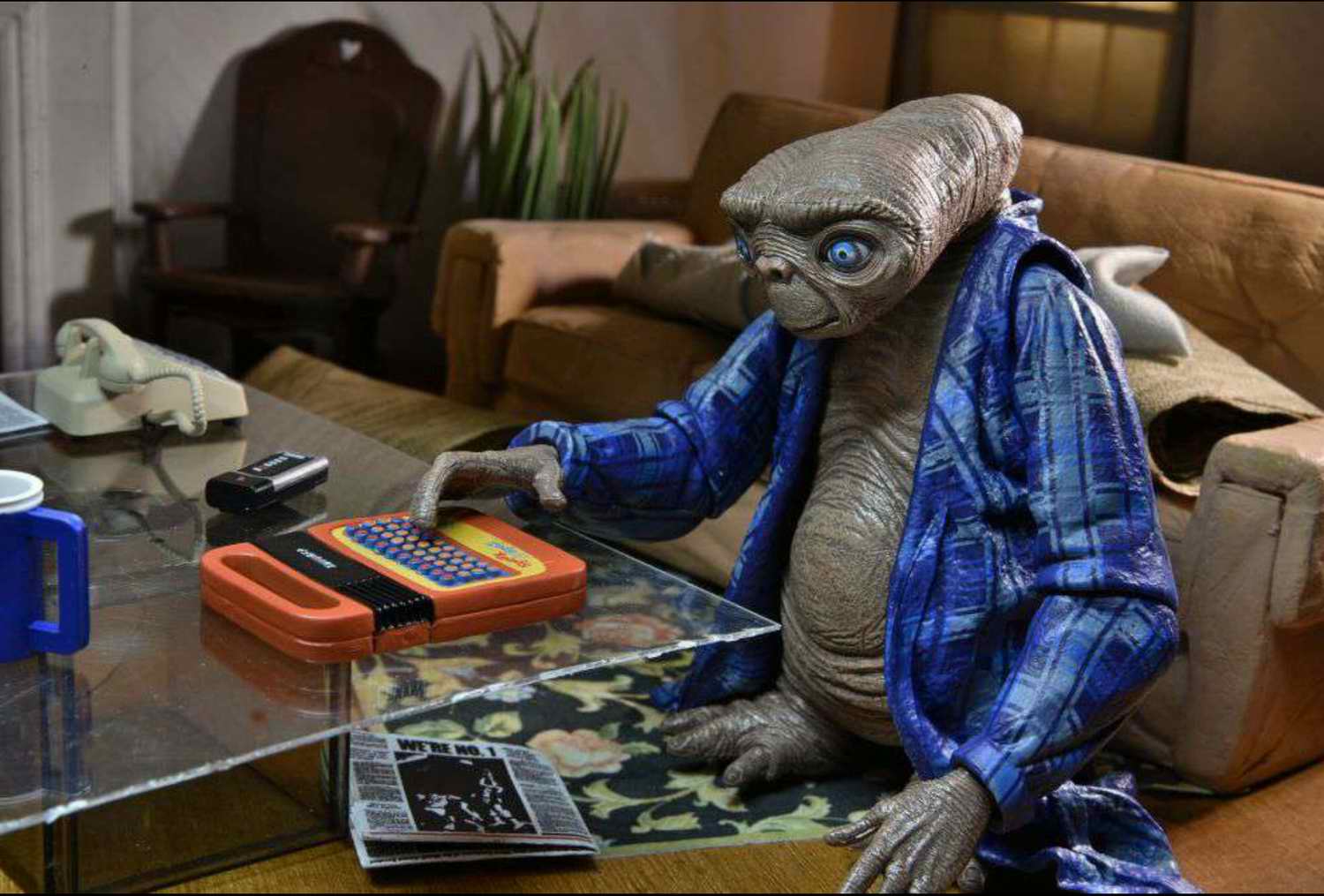 Figurine E.T L'Extra Terrestre télépathie chemise bleue téléphone télécommande Spielberg