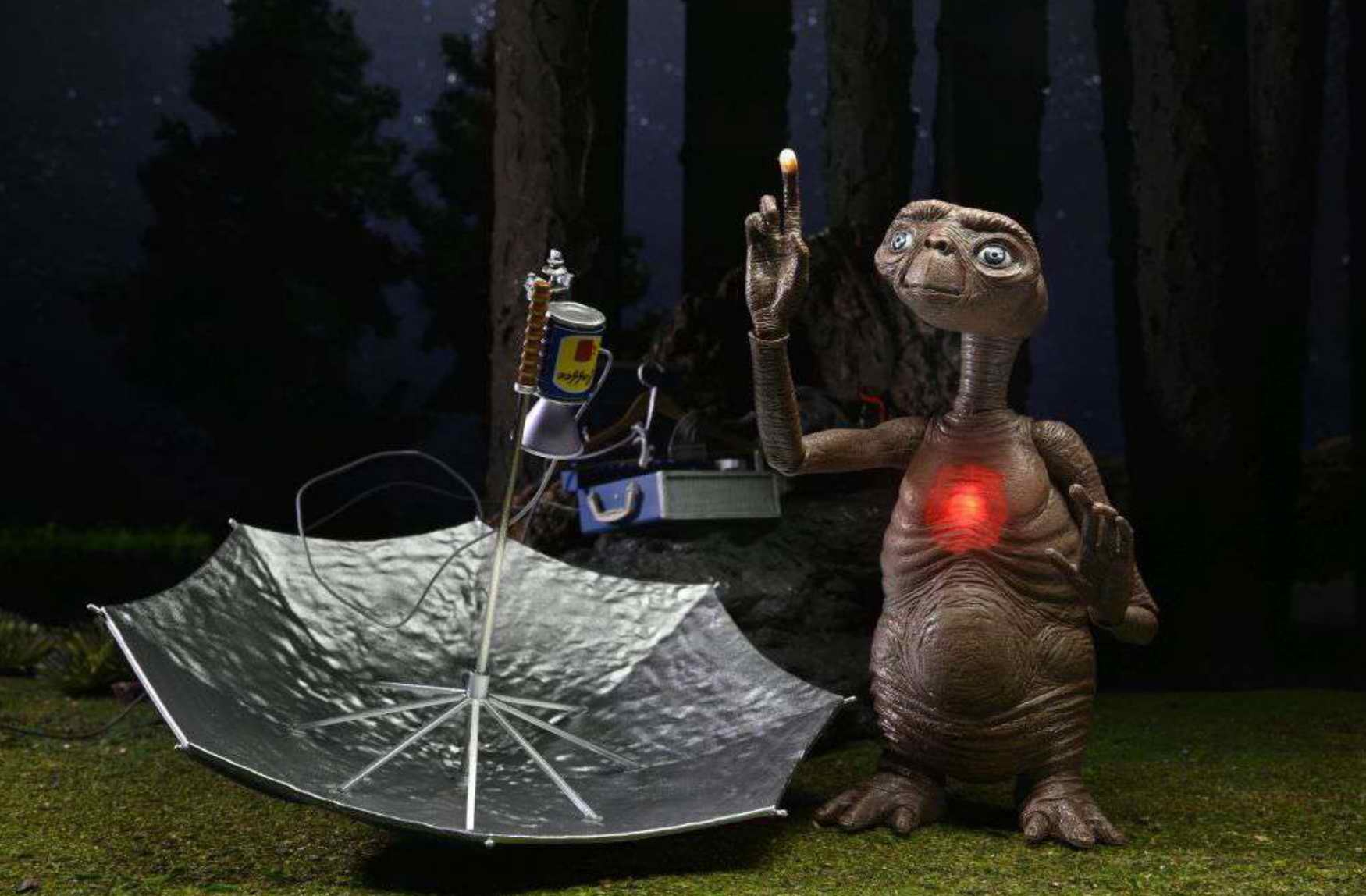 Figurine E.T L'Extra Terrestre chest light du film ITi Spielberg