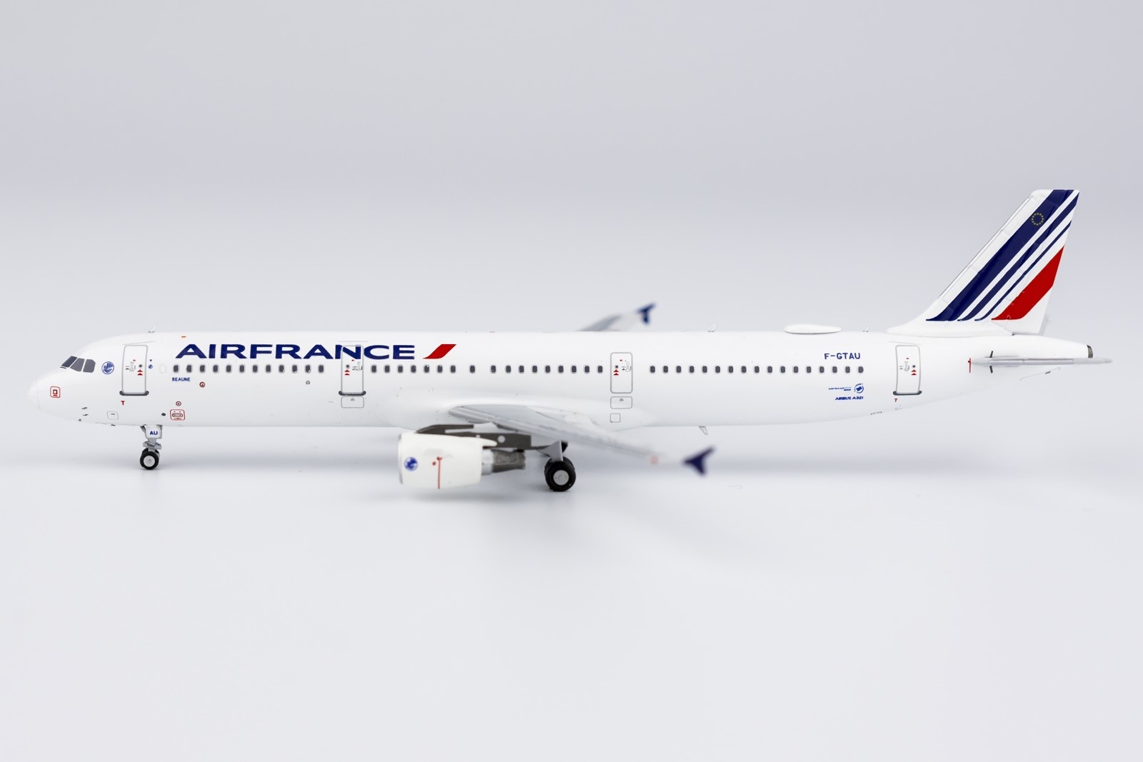 maquette Avion ARIBUSA321 Air France Métal F-GTAU 1/400