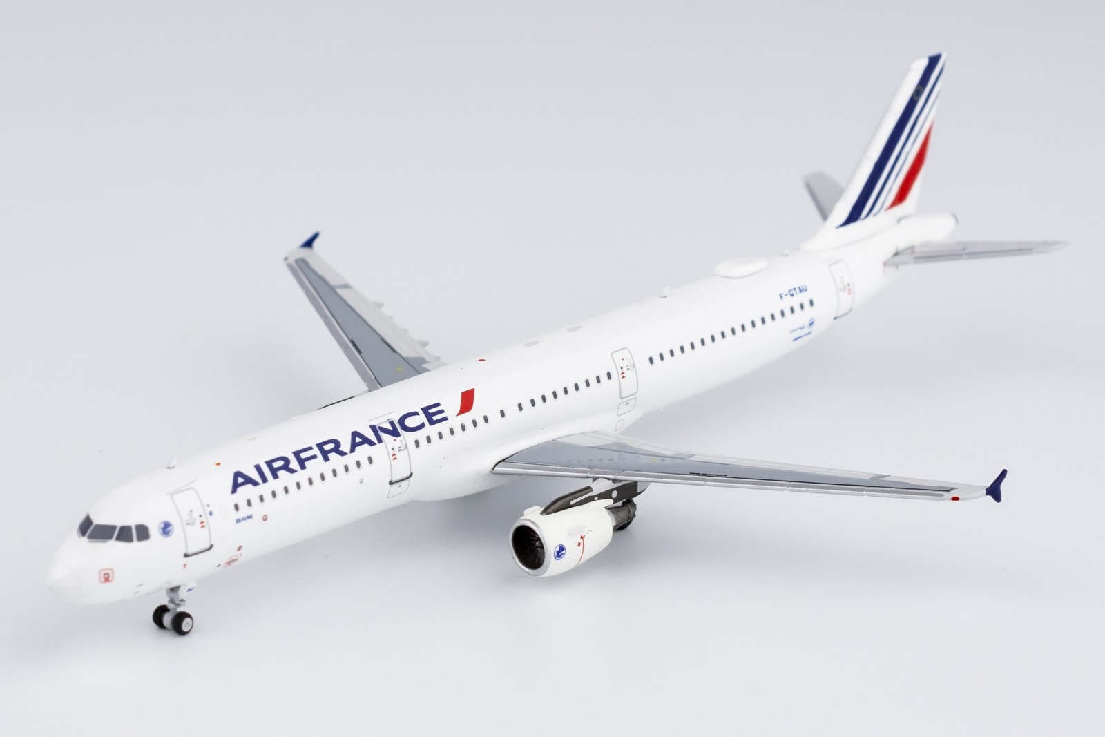 maquette Avion AIRBUS A321-200 Air France Métal F-GTAU 1/400