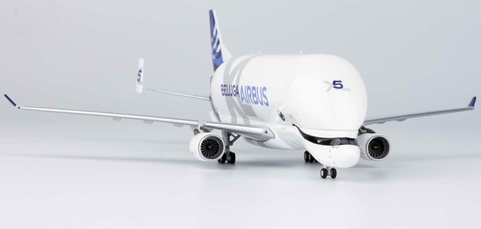 Maquette Avion Cargo AIRBUS A330-743L Beluga XL #5 F-GXLN AIRBUS ...
