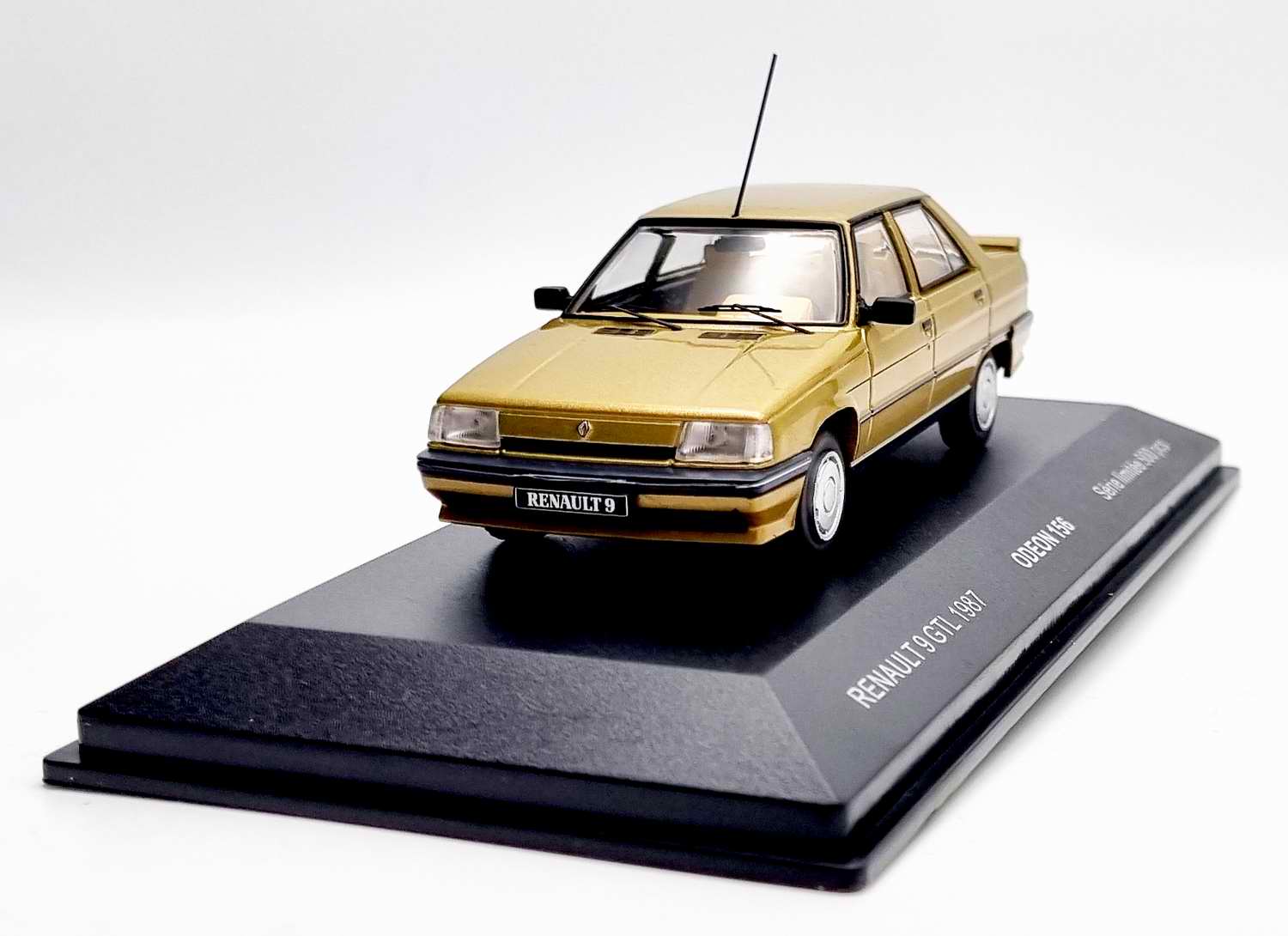 Voiture Miniature Renault 9 GTL R9 Beige 1/43