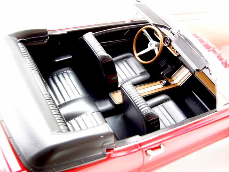 Voiture miniature FORDMustang Cabriolet 1966 Rouge Signal Flare Norev 1/18