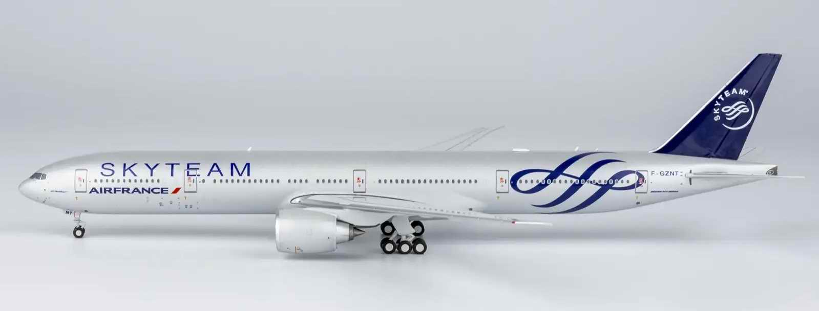 Maquette métal Avion BOEING 777-300ER Air France SkyTeam F-GZNT 1/400 Métal