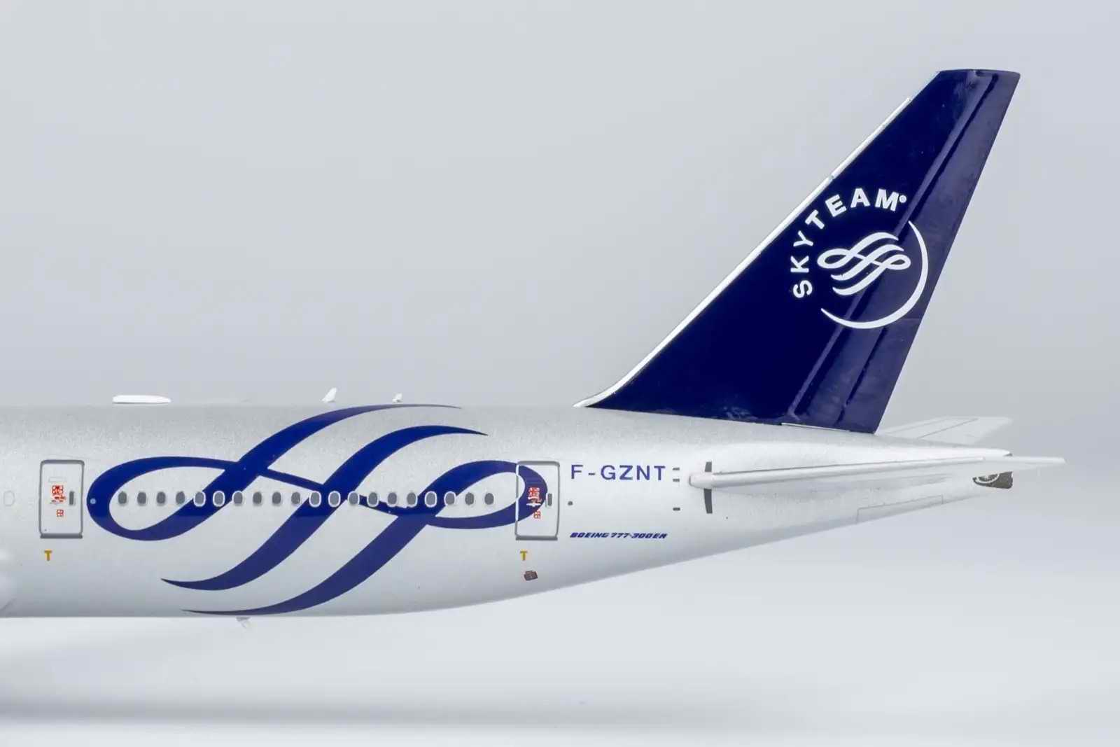 Maquette métal Avion BOEING 777-300ER AirFranceSkyTeam F-GZNT 1/400 Métal