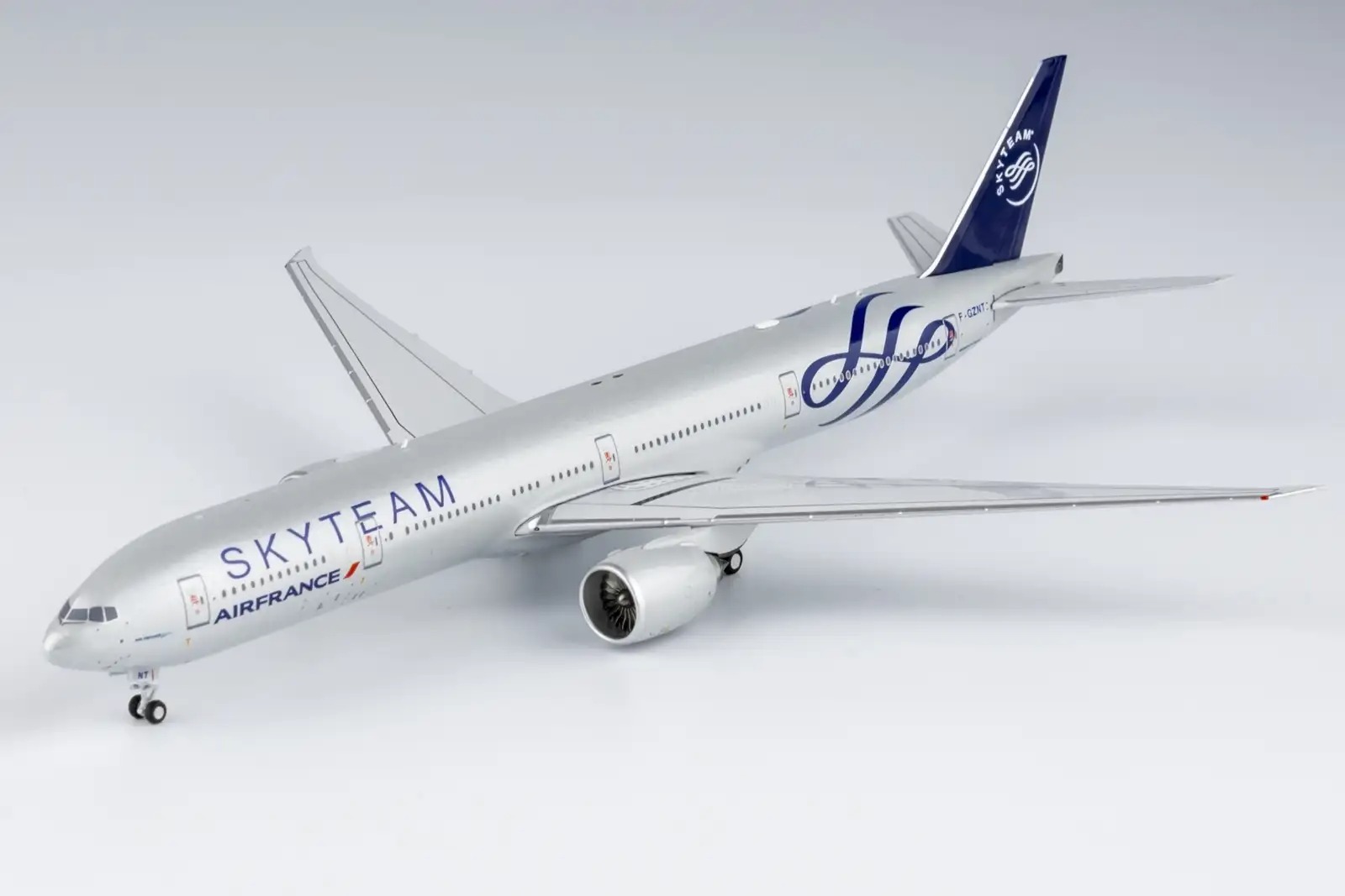 Maquette métal Avion BOEING 777-300ER Air France SkyTeam F-GZNT 1/400 Métal