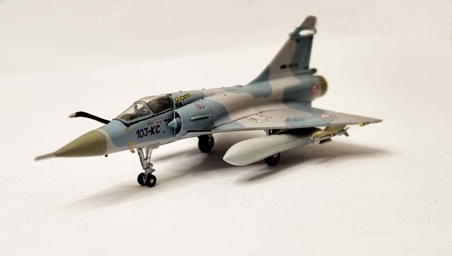 Maquette avion Mirage 2000C ARMEE DE L'AIR FRANCAISE 1/200 Hogan