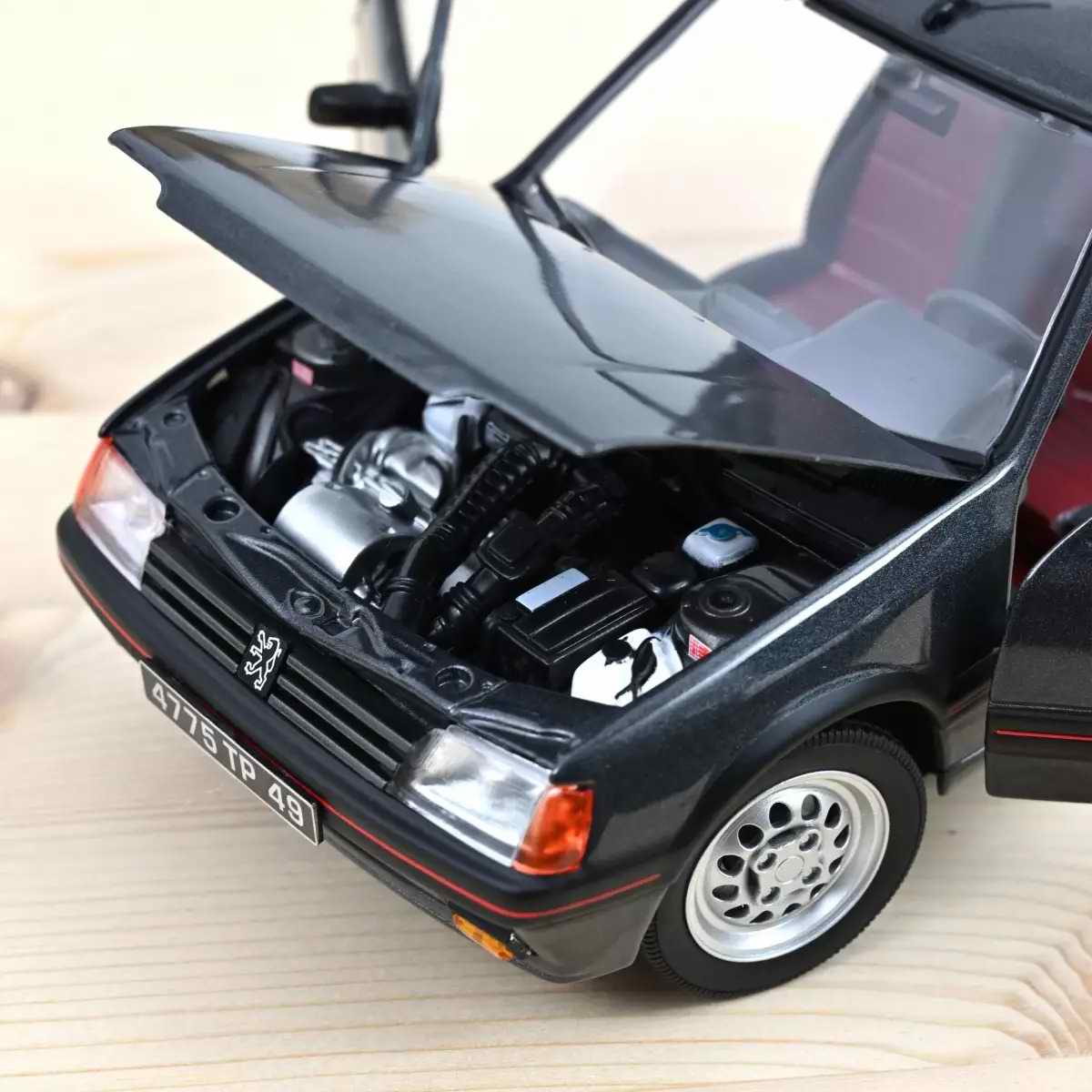 1/18 205 gti white 1.6l 1988 - norev