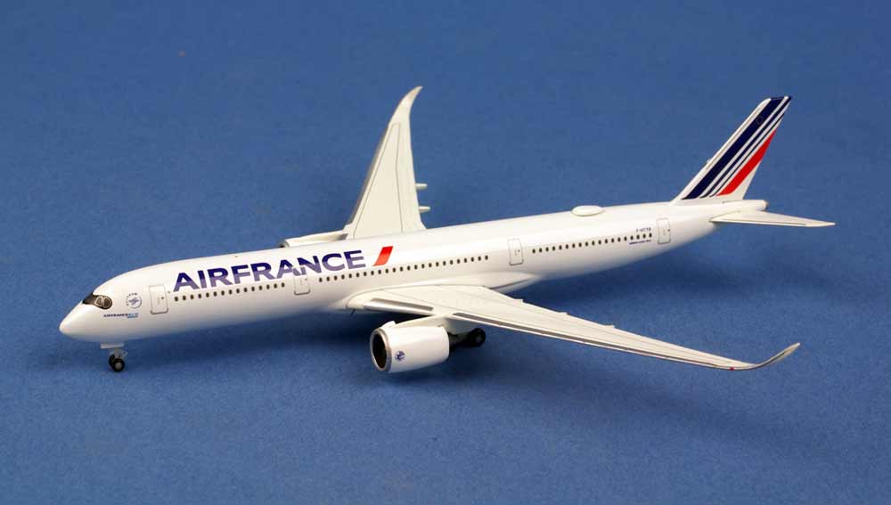 Maquette Avion Airbus A350-900 Air France F-HTYB 1/500