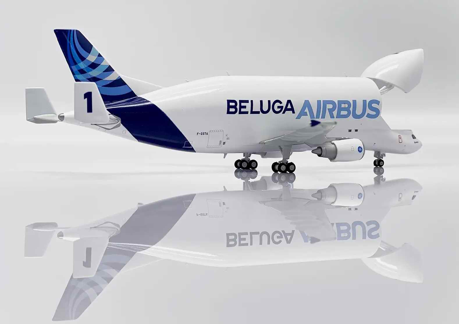 Maquette avion Cargo AIRBUS A300-600STBeluga FGSTA AIRBUS INDUSTRIES 1/400 métal