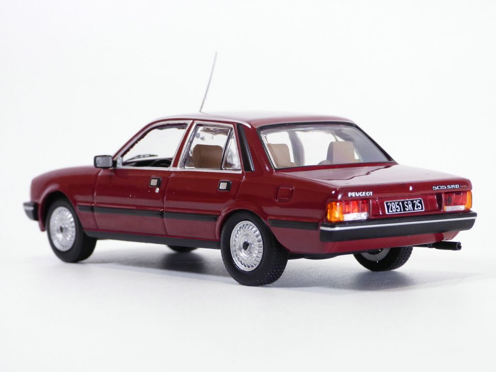 Voiture Miniature Peugeot 505SRD Bordeaux 1/43