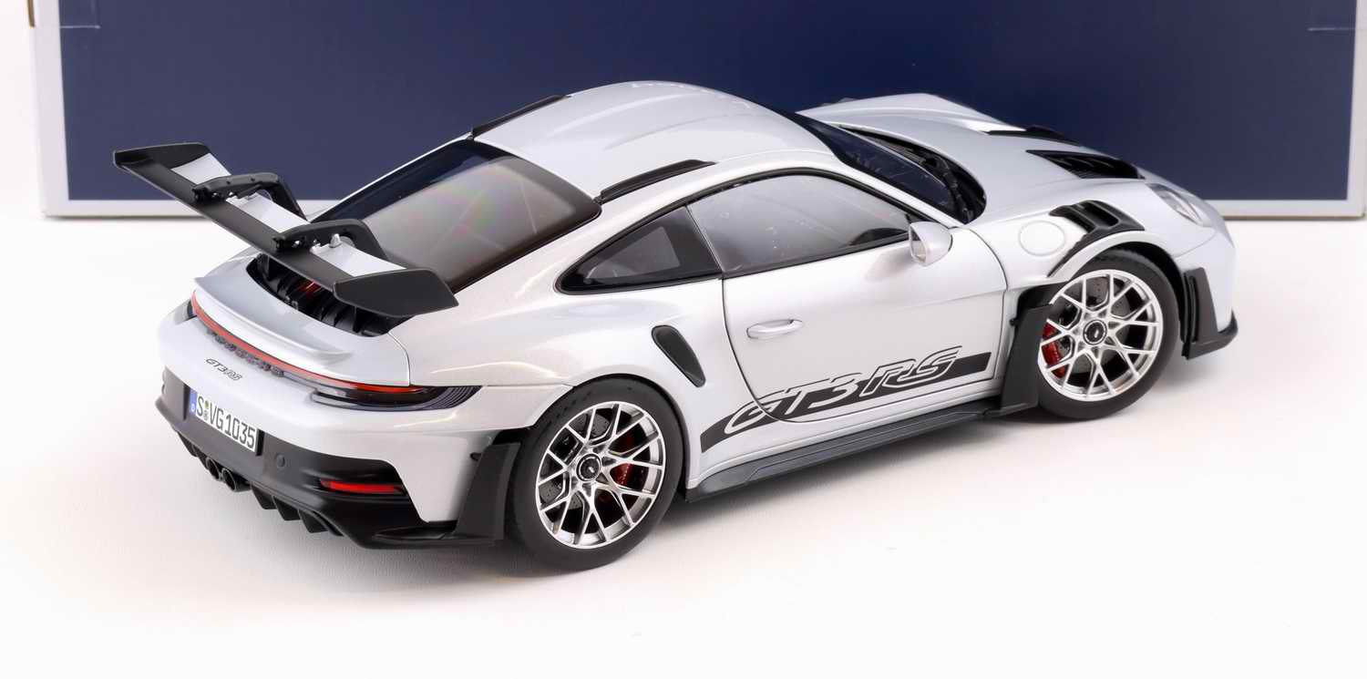 Voiture PORSCHE 911 type 992 GT3 RS Coupe 2022 Gris Glacé Métallisé NOREV 1/18