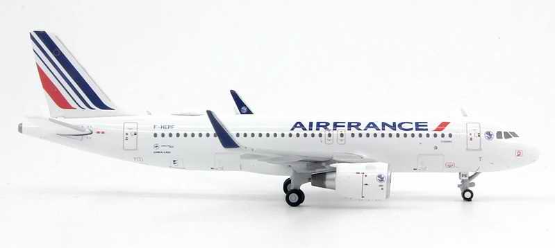 Maquette métal Avion AIRBUS A320-200 F-HEPF AIR FRANCE KM 1/200 AirbusA320