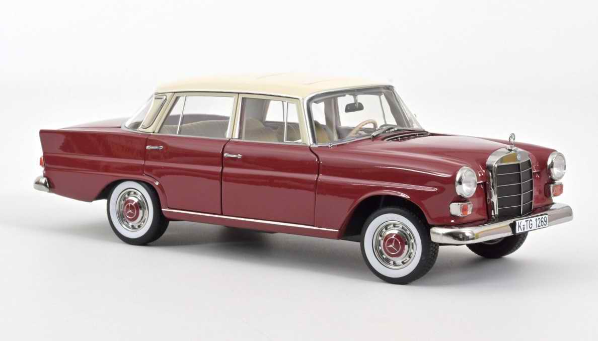 Voiture miniature MERCEDES 200 de 1966 1/18 NOREV