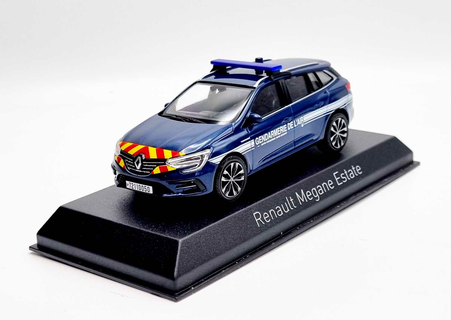 Miniature voiture RENAULT MeganeEstate 2022 GENDARMERIE DE L'AIR 1/43 Norev