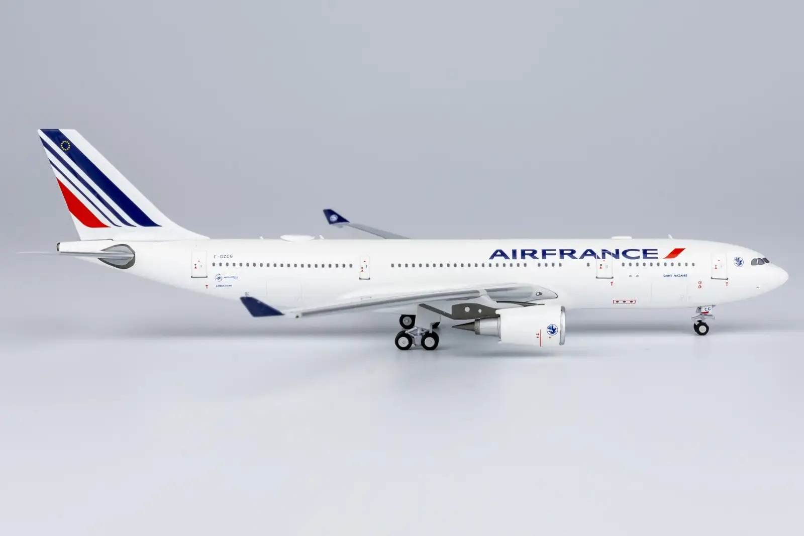 Maquette métal Airbus A330-200 Air France Saint-Nazaire F-GZCG 1/400 Métal