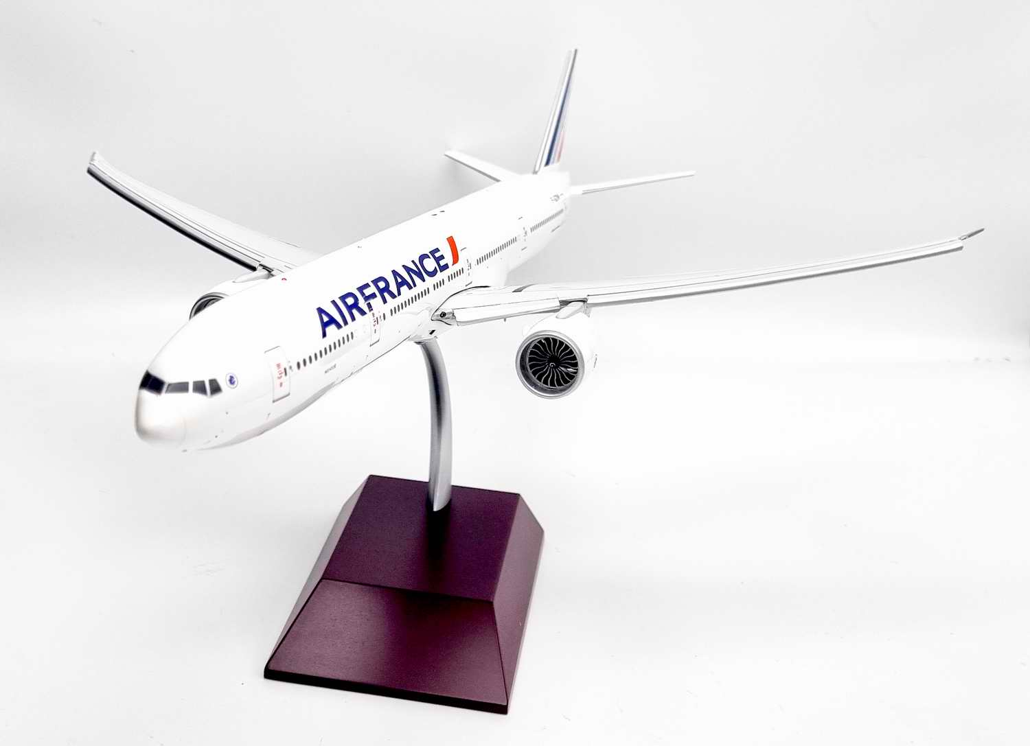 Maquette triple 7 BOEING 777-300ER AIR FRANCE F-GZNH 1/200 Flaps Down / Volets Baissés