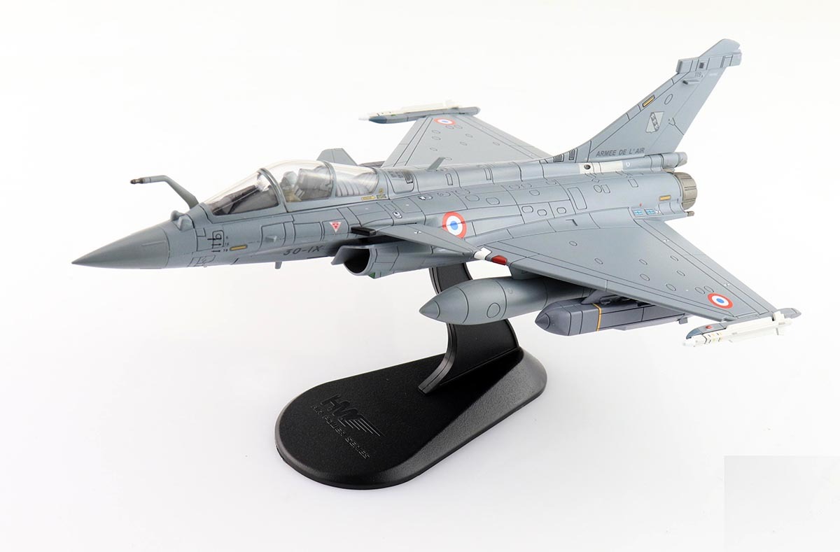 Maquette Avion de chasse RAFALE C Opération Chamal Jordanie 2015 ARMEE DE L'AIR  1/72 Métal