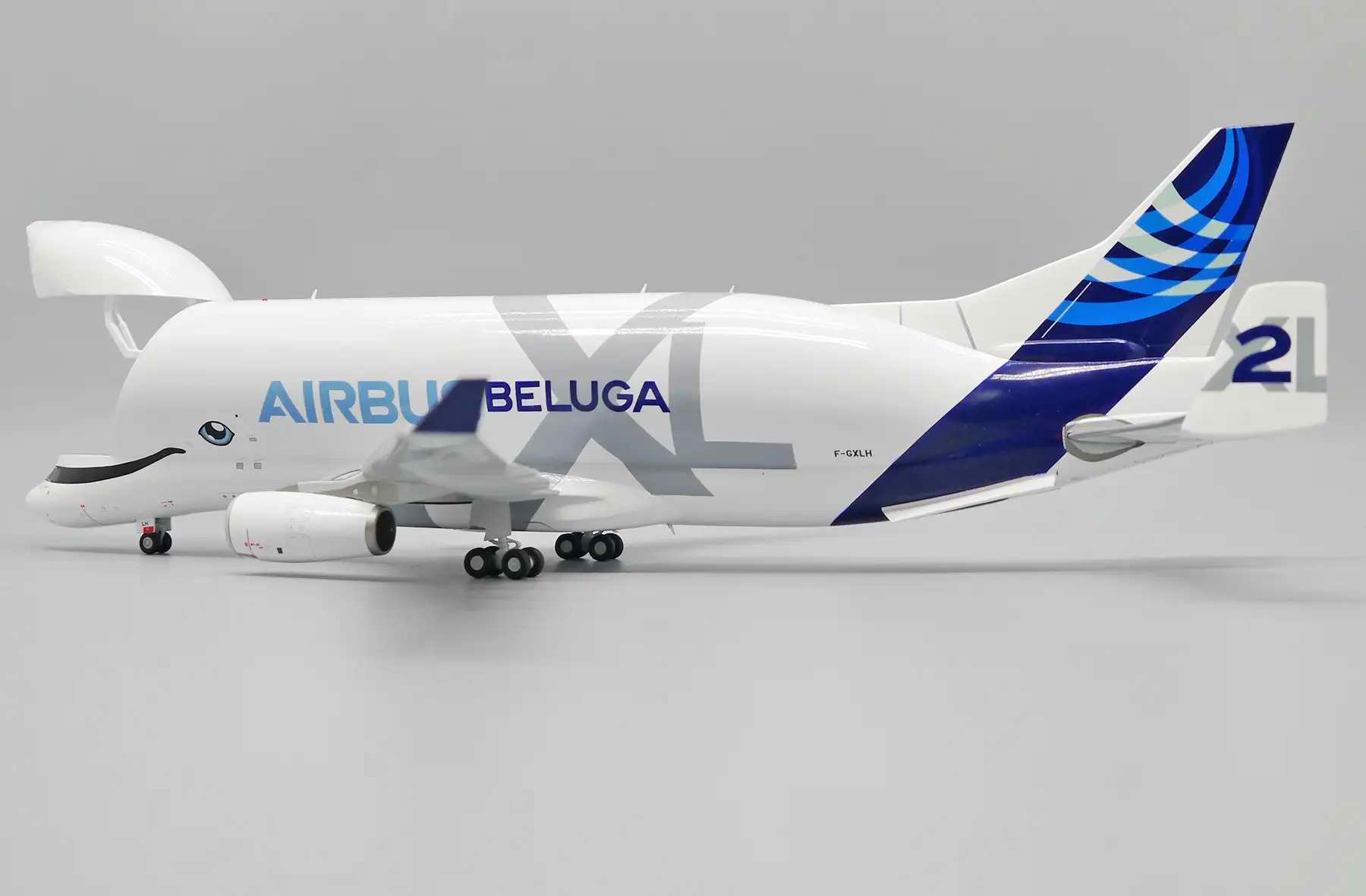 Maquette avion Cargo AIRBUS A330-743L Belouga XL 2 F-GXLH AIRBUS INDUSTRIES 1/200 métal