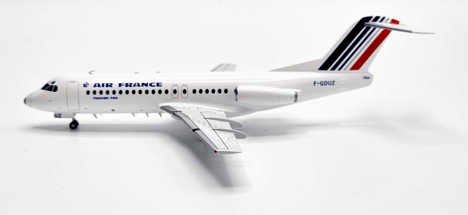 Maquette avion FokkerF28 Fellowship en Métal F-GDUZ AIR FRANCE 1/200